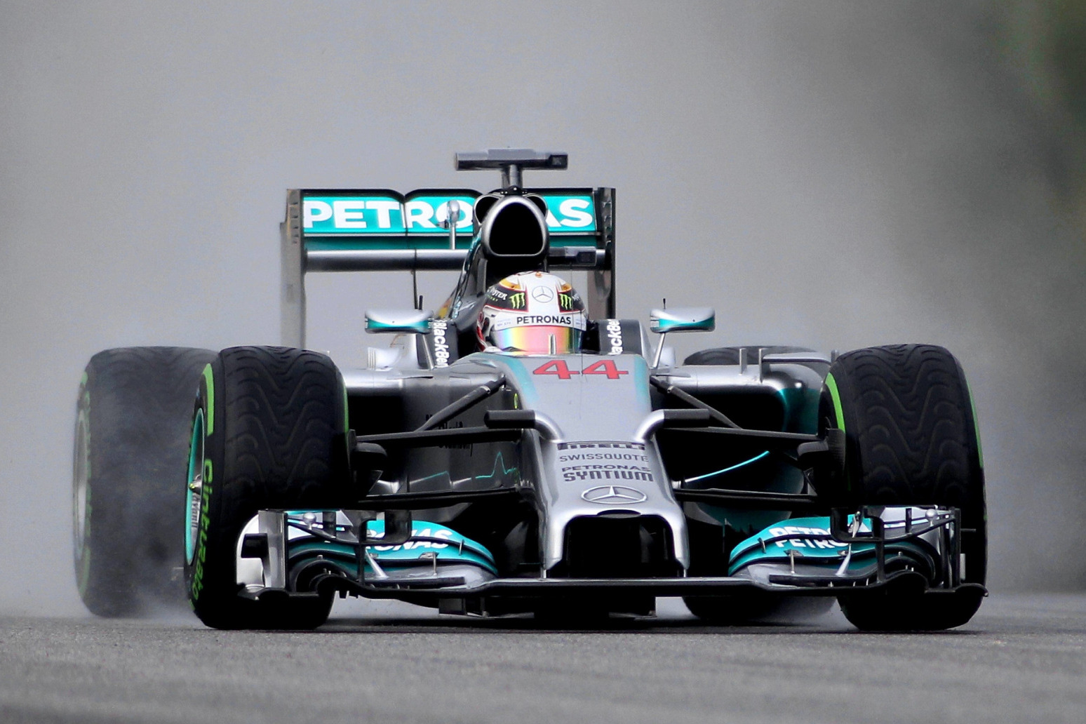 Lewis Hamilton ends Vettel\'s pole run in Spain 